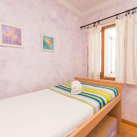Yourhouse Ca Na Ferrera Apartment